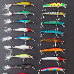 Brand New Fishing Lures Minnow Baits 20pcs Lot 