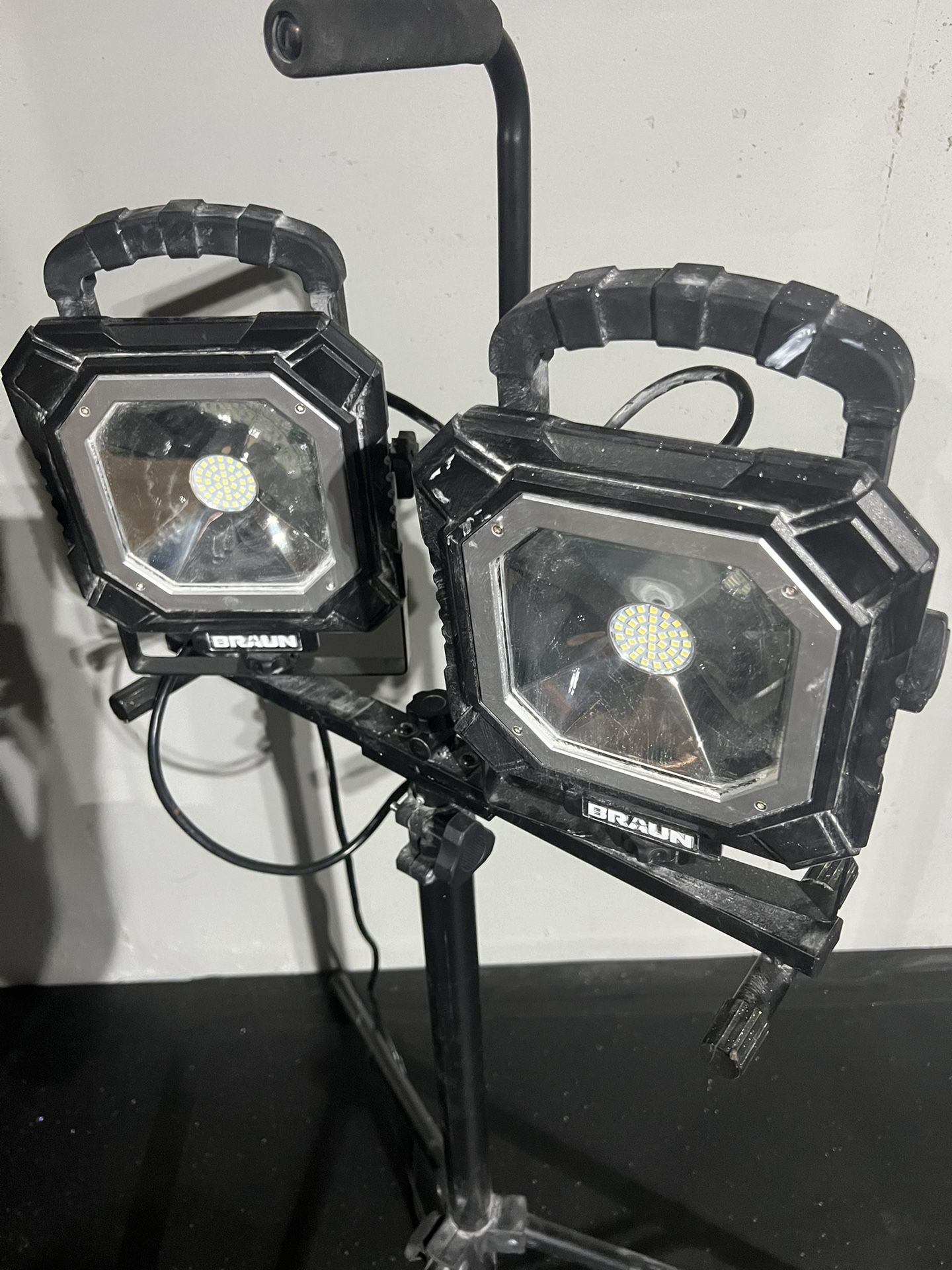 Harbor Freight BRAUN 4500 Dual Head LED worklight