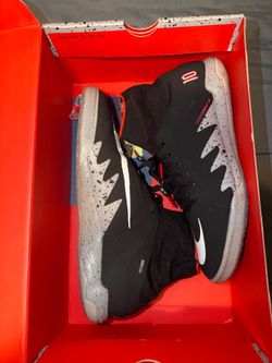 Neymar Jordan’s indoor soccer shoes