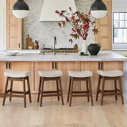 Antique White 24 inch Saddle Barstools (Set of 4)