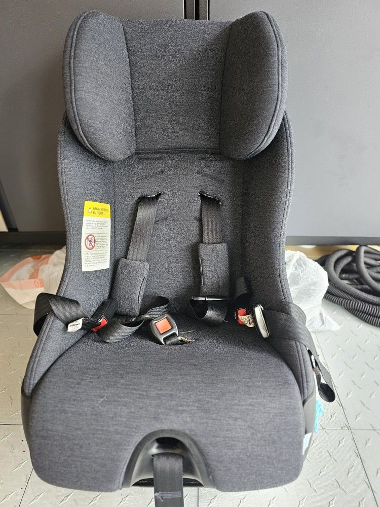 Clek Fllo Convertible Car Seat