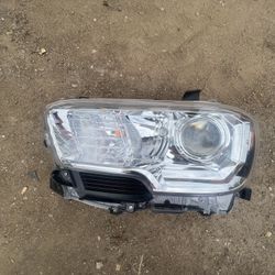 2022 Left Side Toyota Tacoma Headlight 