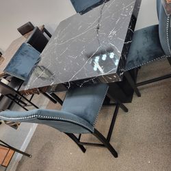 🔥BRAND NEW HIGHTABLE TOP WITH SET OF 4 CHAIRS MULTIPLE COLORS AVAILABLE INSTOCK NOW READY FOR PICK UP OR DELIVERY 🔥