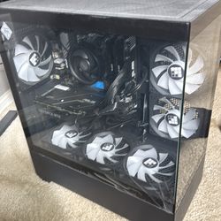 Gaming PC w/ Mouse