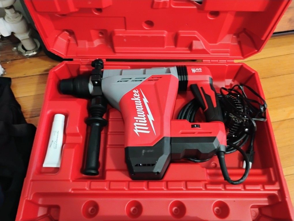 Milwaukee Engine 3/4 Hammer Drill