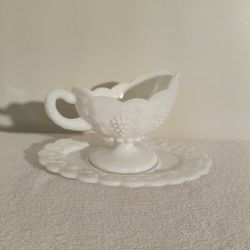Westmoreland Milk Glass Paneled Grape Gravy Boat w/ Under plate 