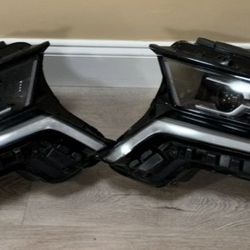 2023 Kia Sorrento Headlight Assemblies