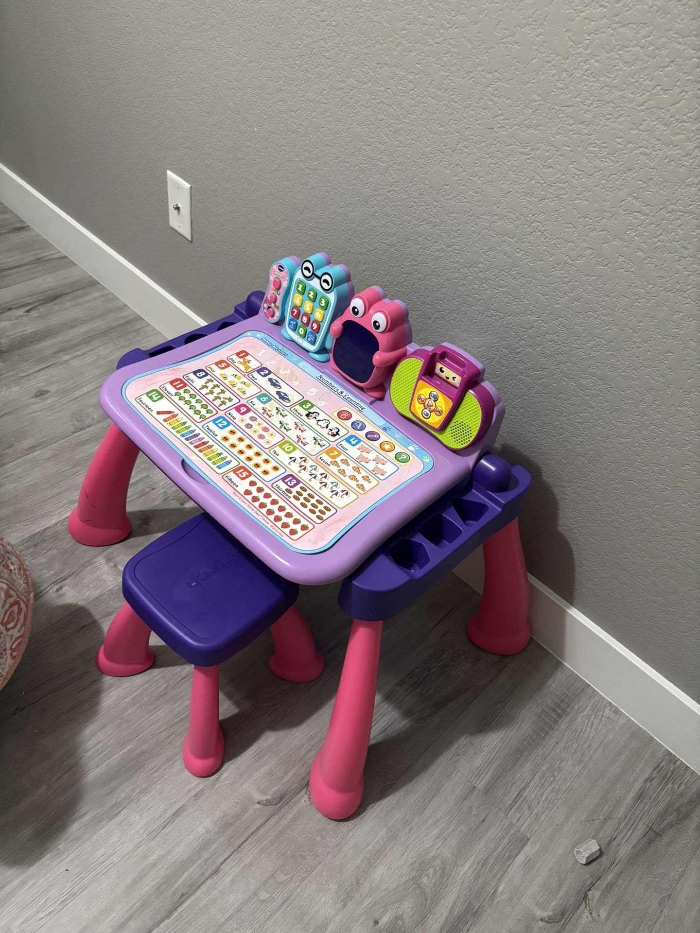 VTech Touch and Learn Activity Desk Deluxe