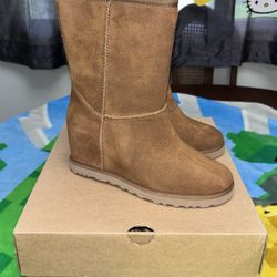 Women’s Size 9 Ugg Boots