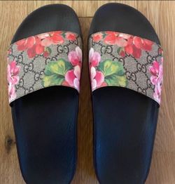 GUCCI FLORAL PRINT SANDALS 