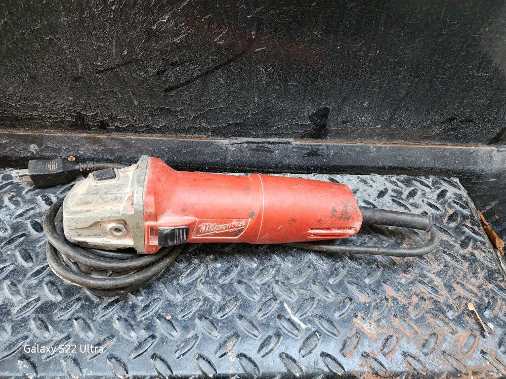 Milwaukee Grinder
