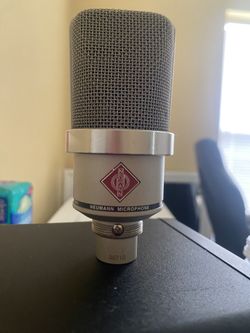 Neumann TLM 102 Large diaphragm