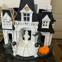 Brand New Bath &  Body Works Haunted Mansion 3 Wick Candle Holder
