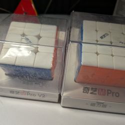 Qiyi M Pro 3x3 and 4x4 