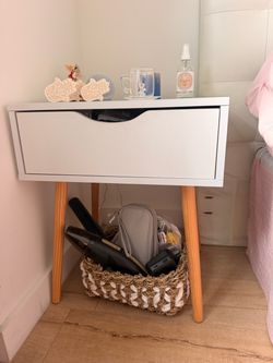2 White Nightstands with Drawer and Wood Legs