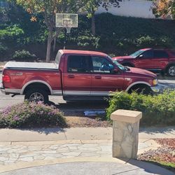 2002 FORD F150 4X4 SUPER CREW CAB LARIAT PACKAGE
