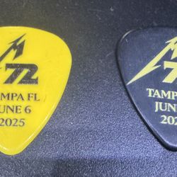 Metallica Tampa Exclusive Guitar Pics And Kirk Hammett Poster