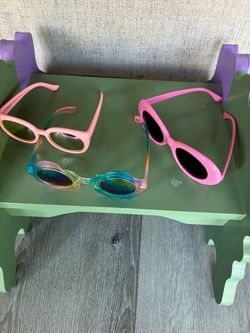 3 sets of Girls sunglasses