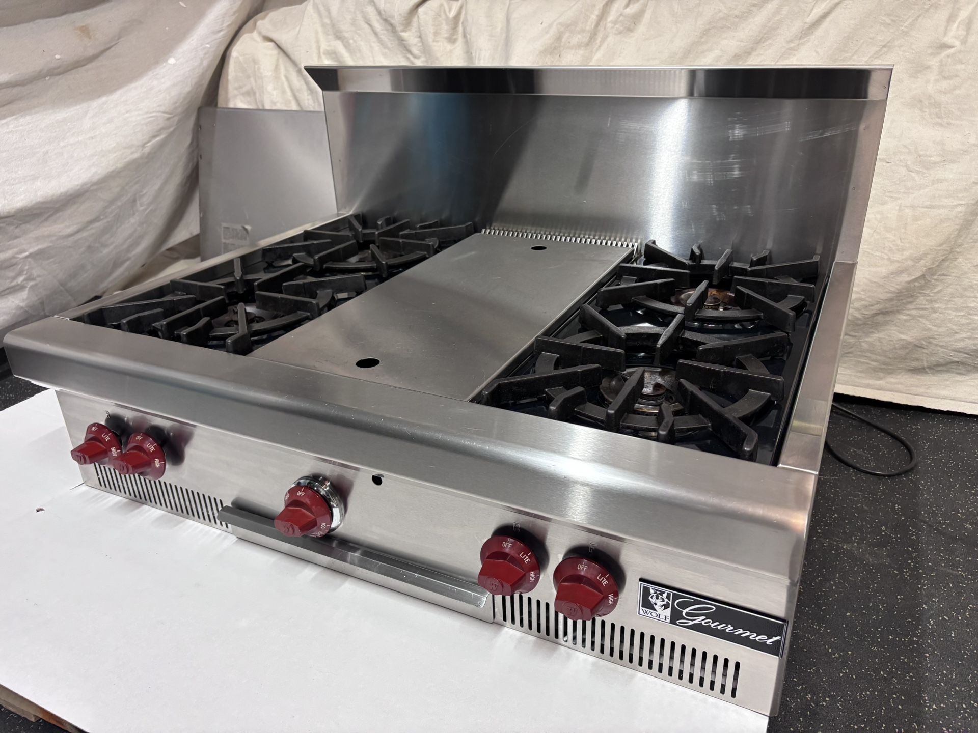 Wolf Rangetop 36” Natural Gas