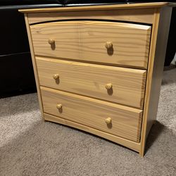 Kids’ Dresser, good condition