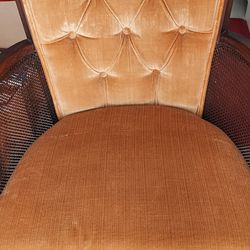 Living Room Chair In Excellent Condition 