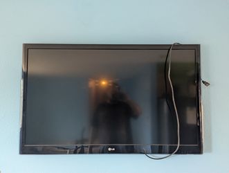 LG Flat Screen LED TV