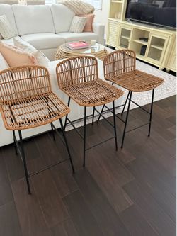 Set of 3 wicker barstool