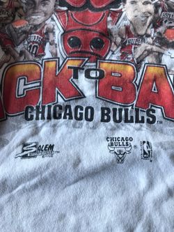 Authentic Championship Chicago Bulls Back To Back T-Shirt with Hat 