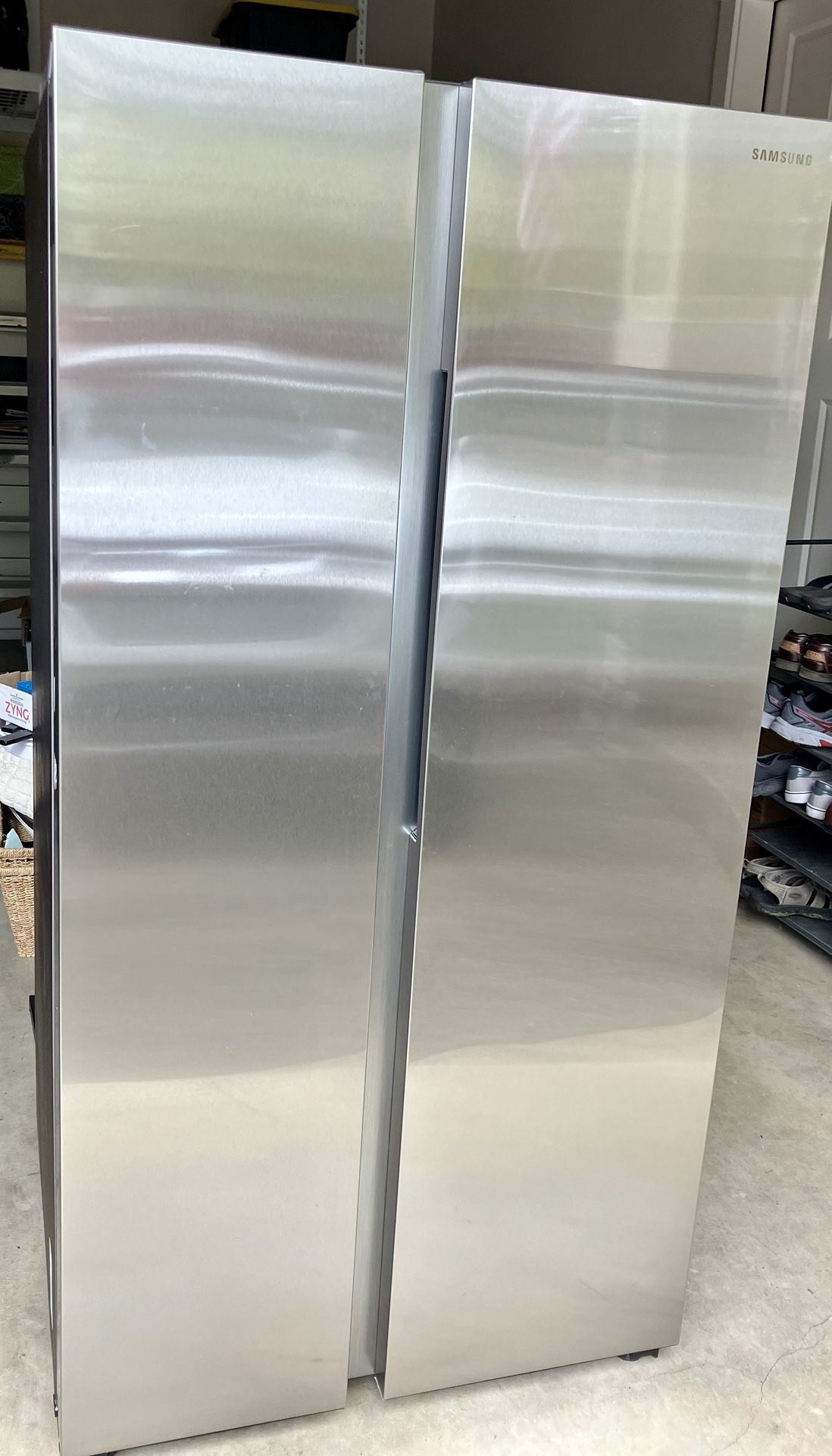 Samsung 28cu ft Side By Side Refrigerator/ Freezer
