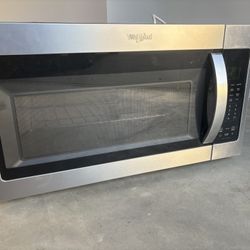 Brand New Whirlpool 1.9 cu. ft. Capacity Steam Microwave with Sensor Cooking 