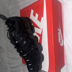 Nike Air Vapor Max Plus ( Size 9 )