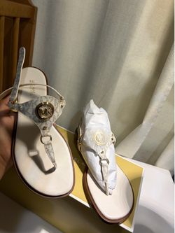MICHAEL KORS  CASEY THONG SANDALS