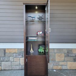 Display Cabinet With Light