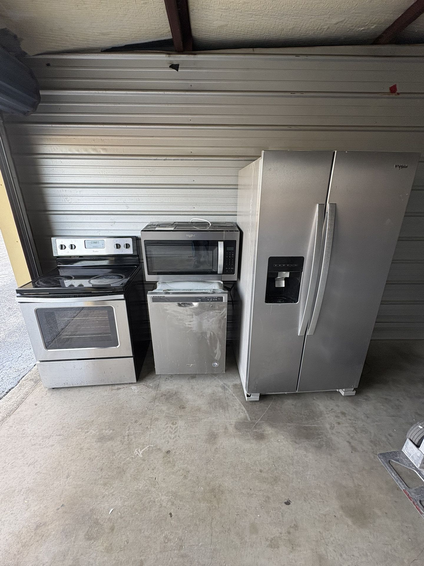 Stainless Steel 2-Piece Kitchen Appliance Set 