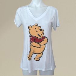 (NWOT) Disney Winnie The Pooh V-Neck White Tee, Small