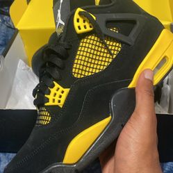 Jordan 4 Yellow Thunder 