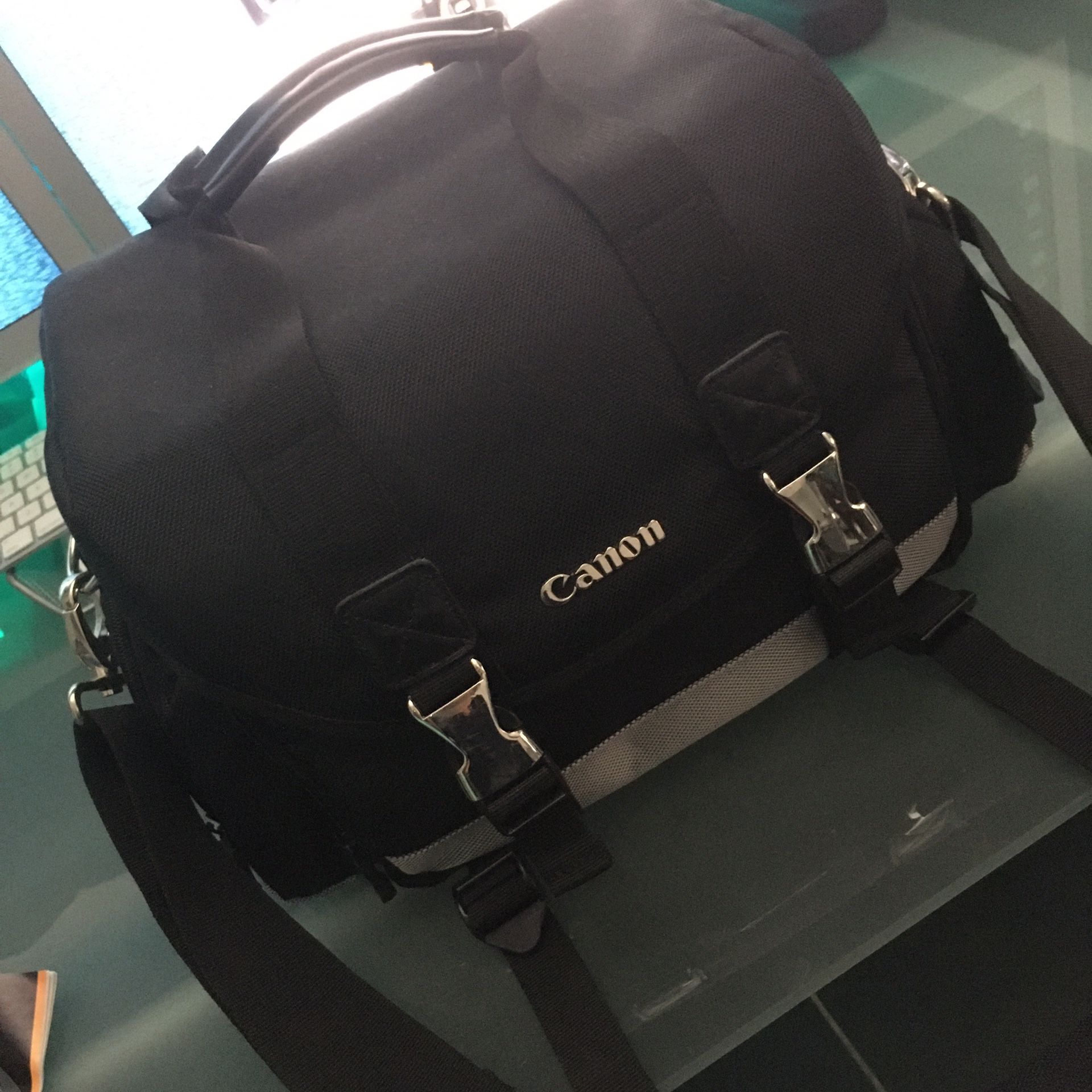 Canon 200DG Digital Camera Gadget Bag