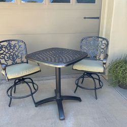 Bistro Set (all Metal & swiveling Chairs)
