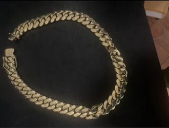 Gold Cuban Chain (send Best Offer)