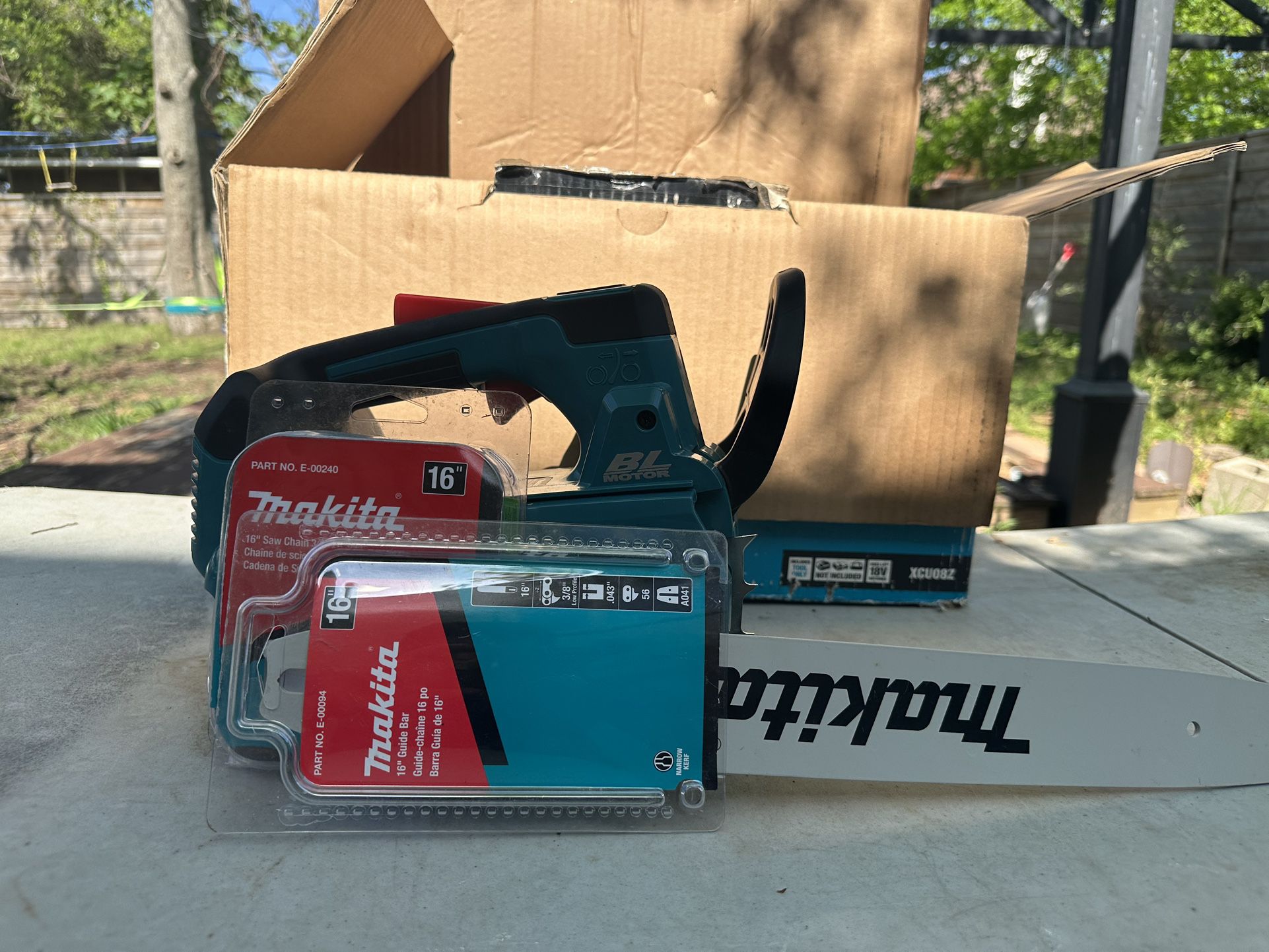 Makita Cordless 16” Chainsaw -Tool Only