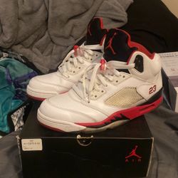 Air Jordan Retro 5 size 9.5