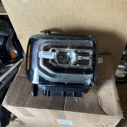 2016-2018 GMC Sierra 1500 Denali Headlight HID LED RH OEM 