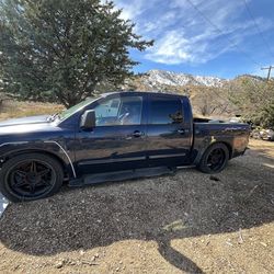 2007 Nissan titan  v8
