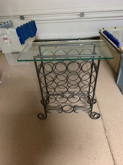 Wine bottle holder/table