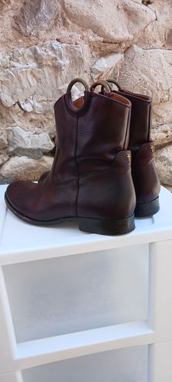 Frye Women's Melissa Button Short Boots size 9.5 $65 Firm
