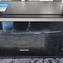 Kenmore 1.1 cu.ft 1000w Microwave - Barely Used!