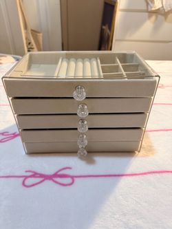 Jewelry organizer