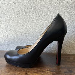 Christian Louboutin Women’s 38 Black Leather Round Toe Pumps Heels Red Bottoms 