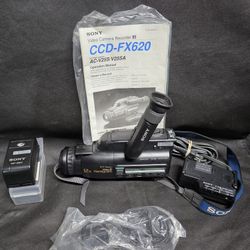 Sony 12x Handycam CCD-FX620 Hi-Fi Stereo Video 8 Camcorder - Parts/Not Tested
