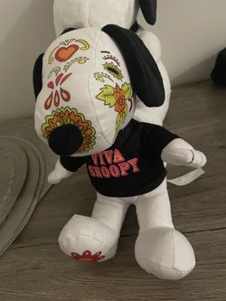 Brand new snoopy plushie from knotts